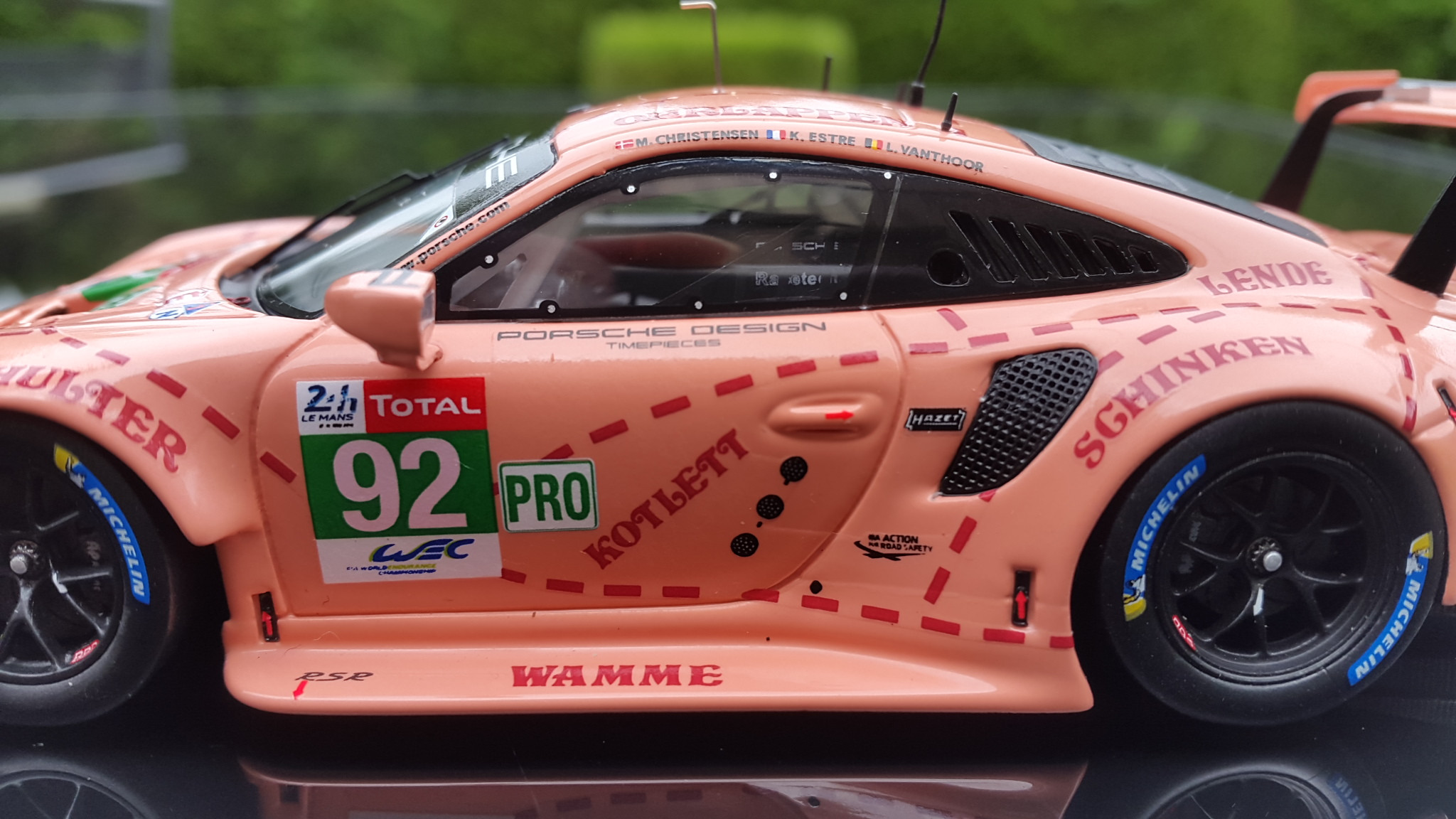 Fonds d'cran Voitures Voitures miniatures Porsche 911 RSR vainqueur GTE PRO Le Mans 2018