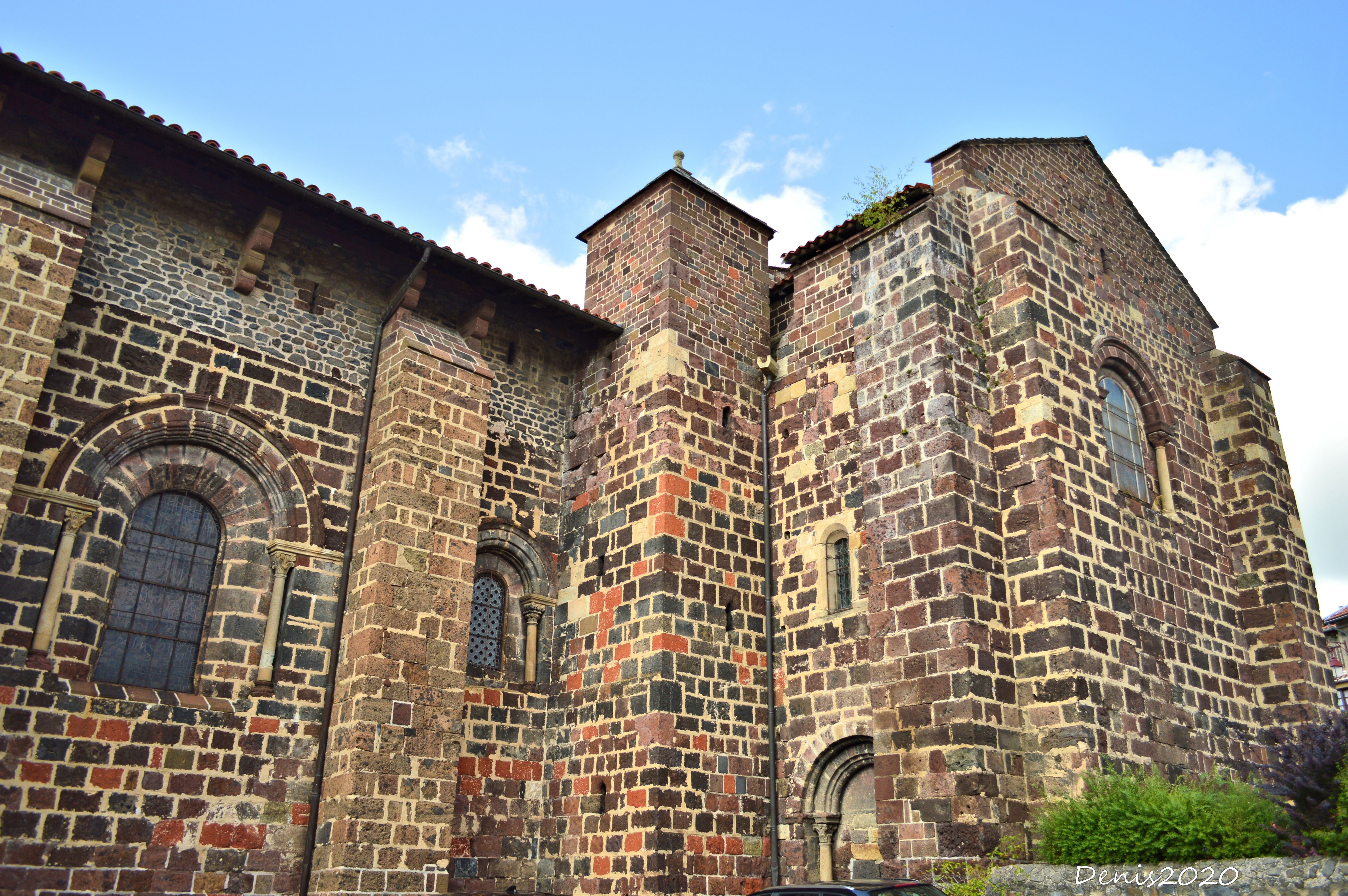 Fonds d'cran Constructions et architecture Edifices Religieux LE MONASTIER SUR GAZEILLE