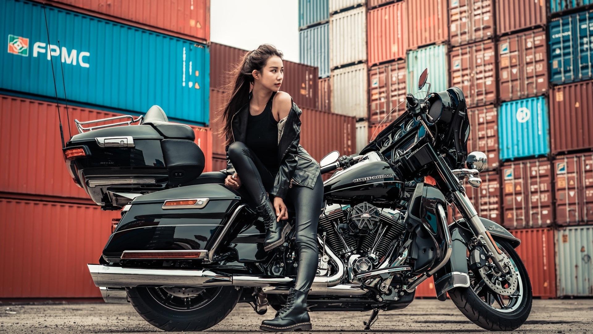 Wallpapers Motorbikes Girls and motorbikes 