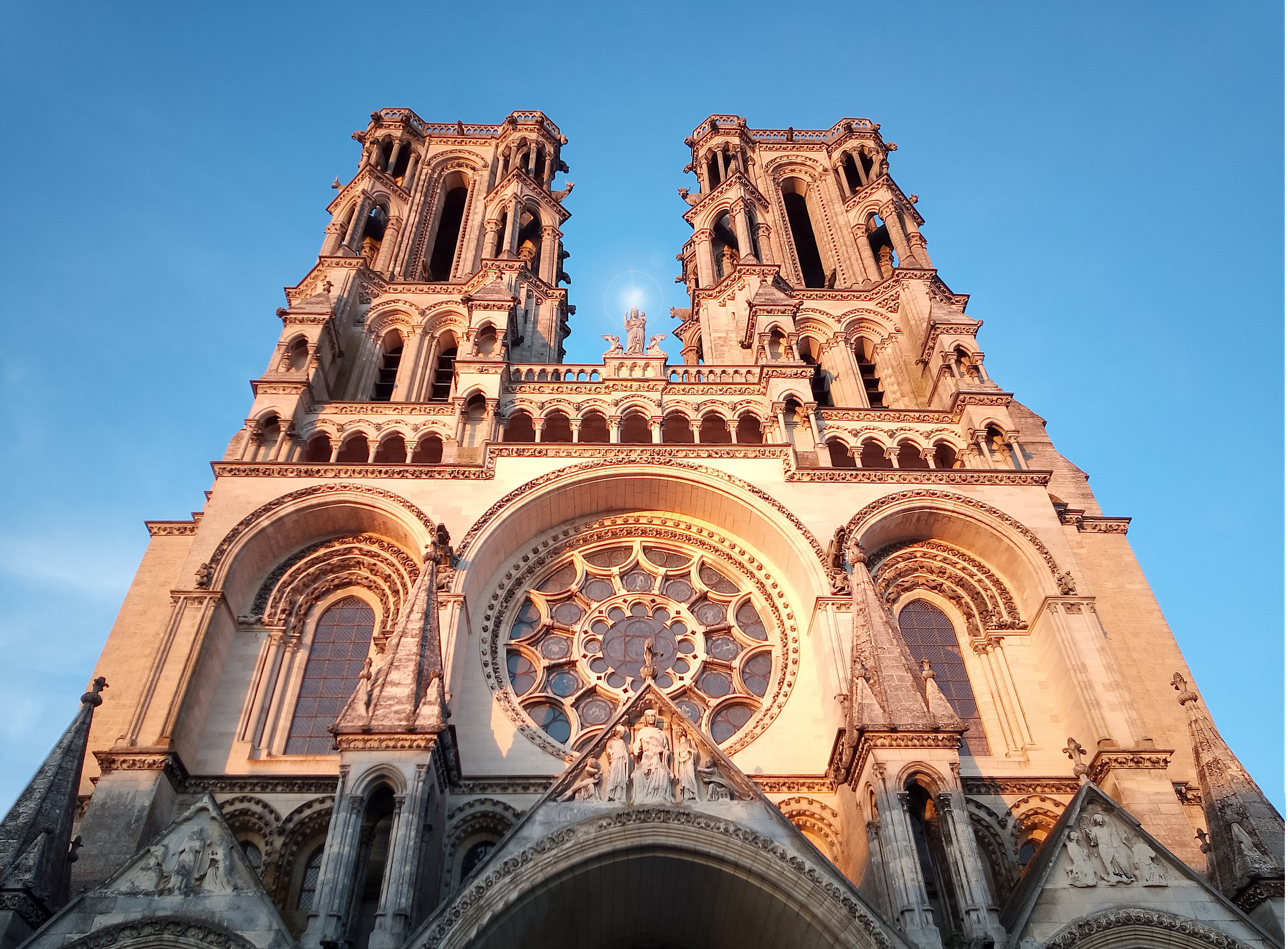 Fonds d'cran Constructions et architecture Edifices Religieux Notre Dame de Laon