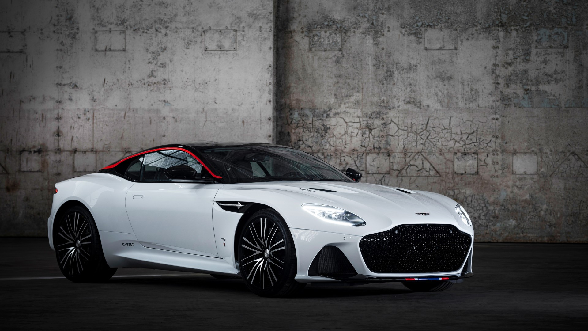 Fonds d'cran Voitures Aston Martin 