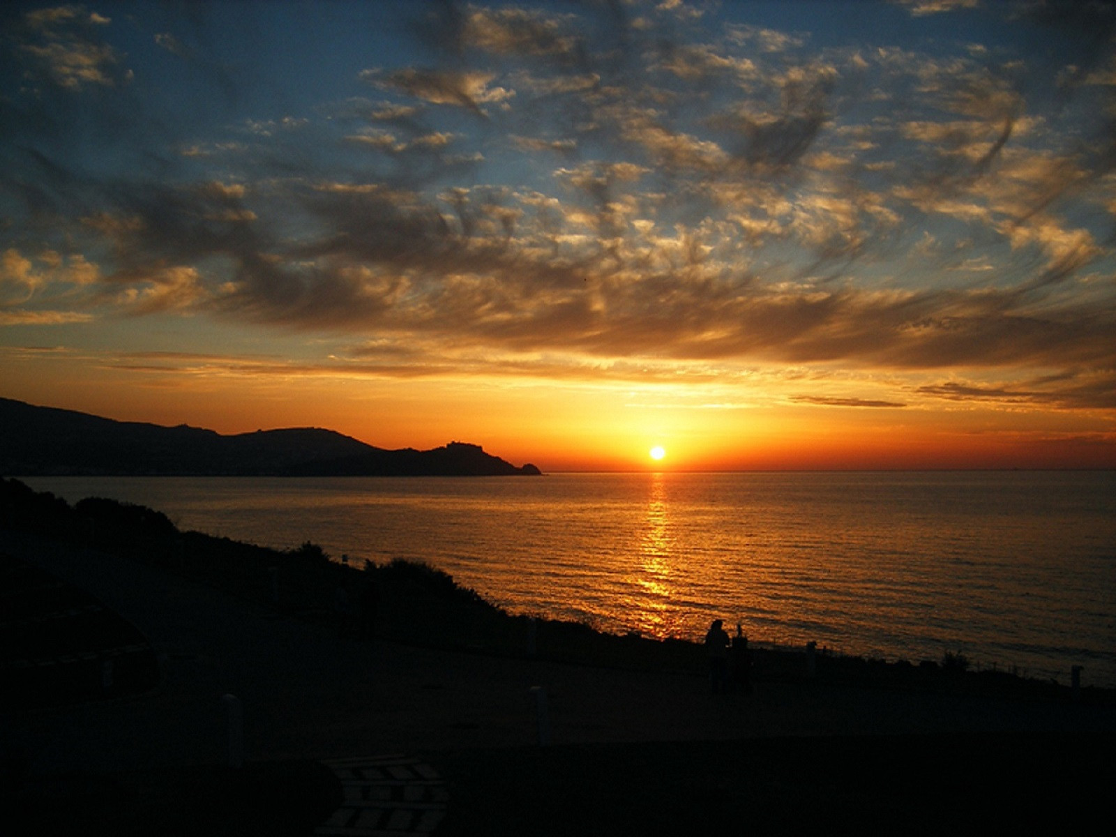 Fonds d'cran Nature Couchers et levers de Soleil Magnifique coucher de soleil sur la mer