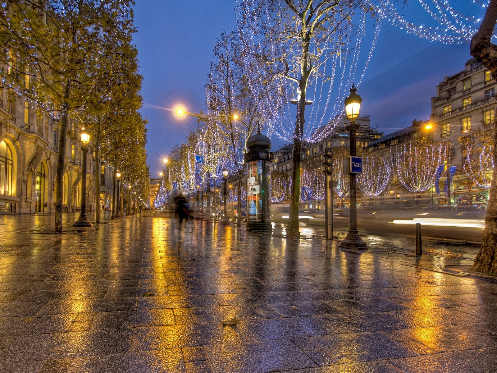 Wallpapers Constructions and architecture Cities - Towns Avenue des Champs-Elyses illumine