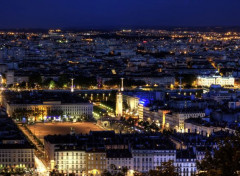  Constructions and architecture Lyon - Nuit sur la Place Bellecour  