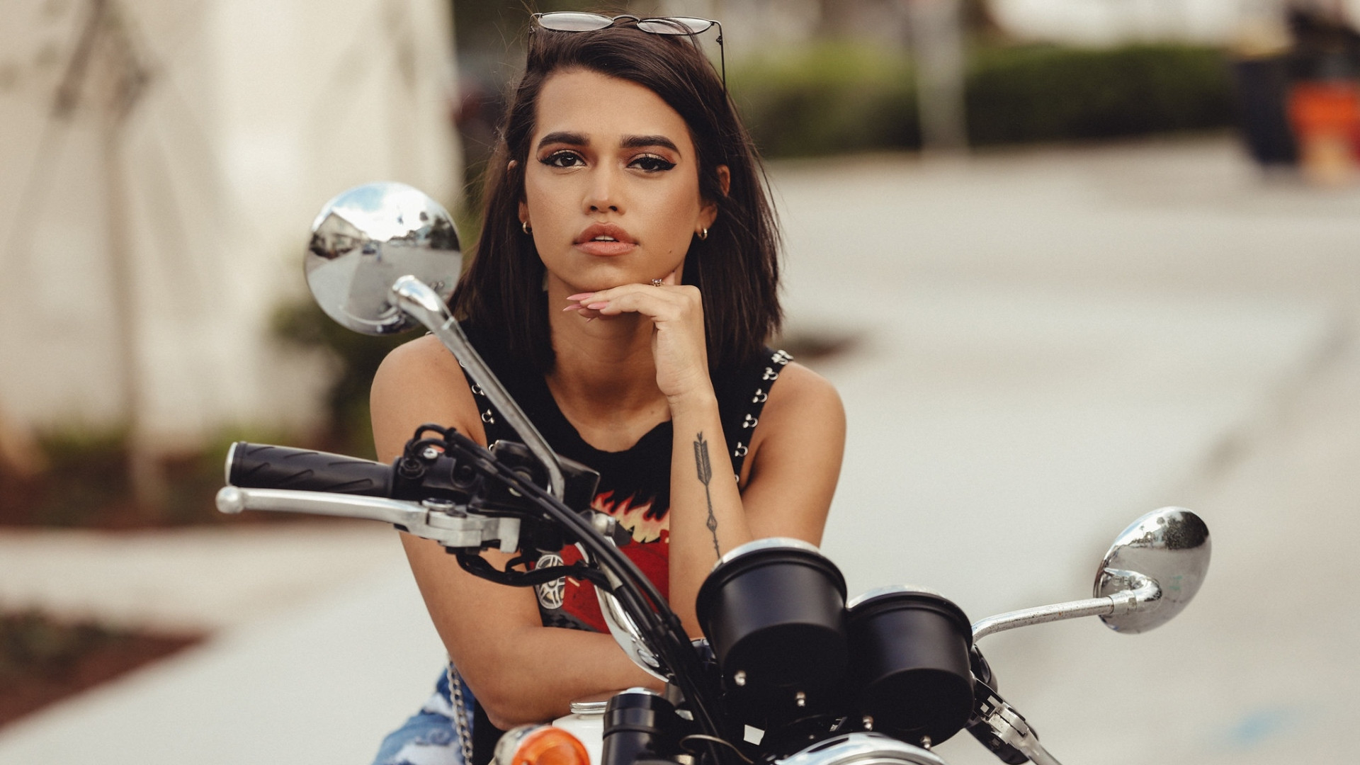 Wallpapers Motorbikes Girls and motorbikes 