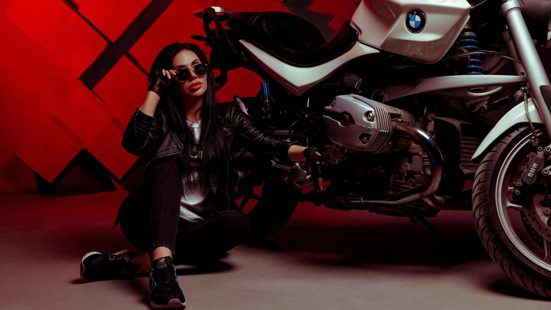 Wallpapers Motorbikes Girls and motorbikes 