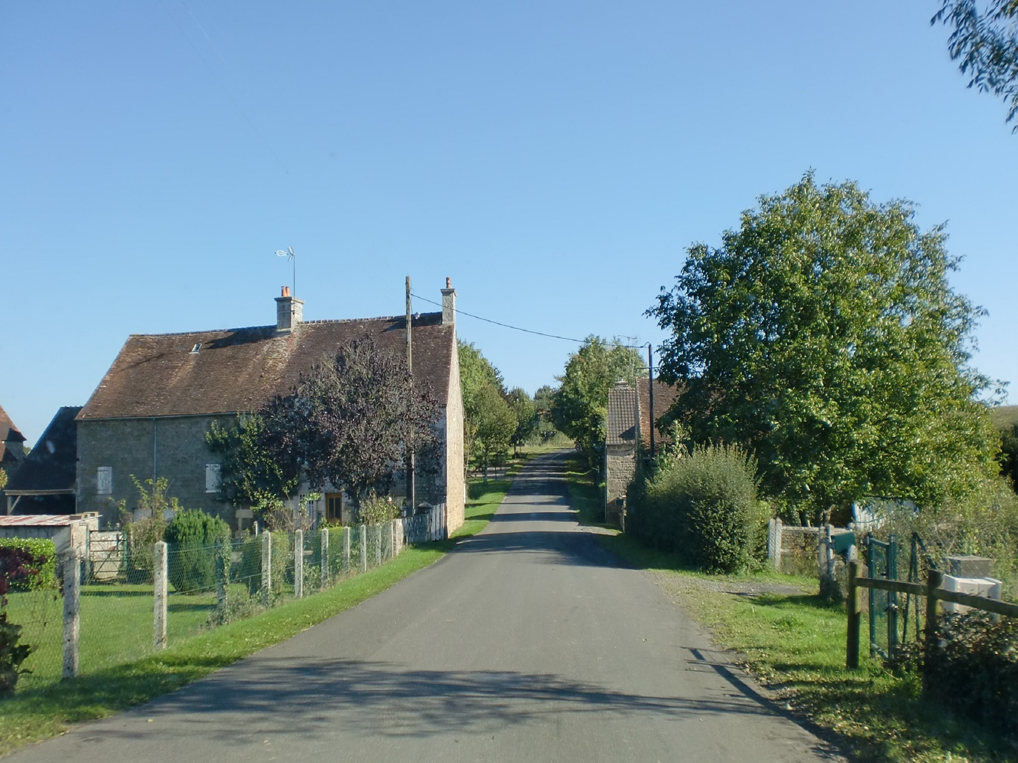 Fonds d'cran Constructions et architecture Villes - Villages Village de Vieux-Pont en t