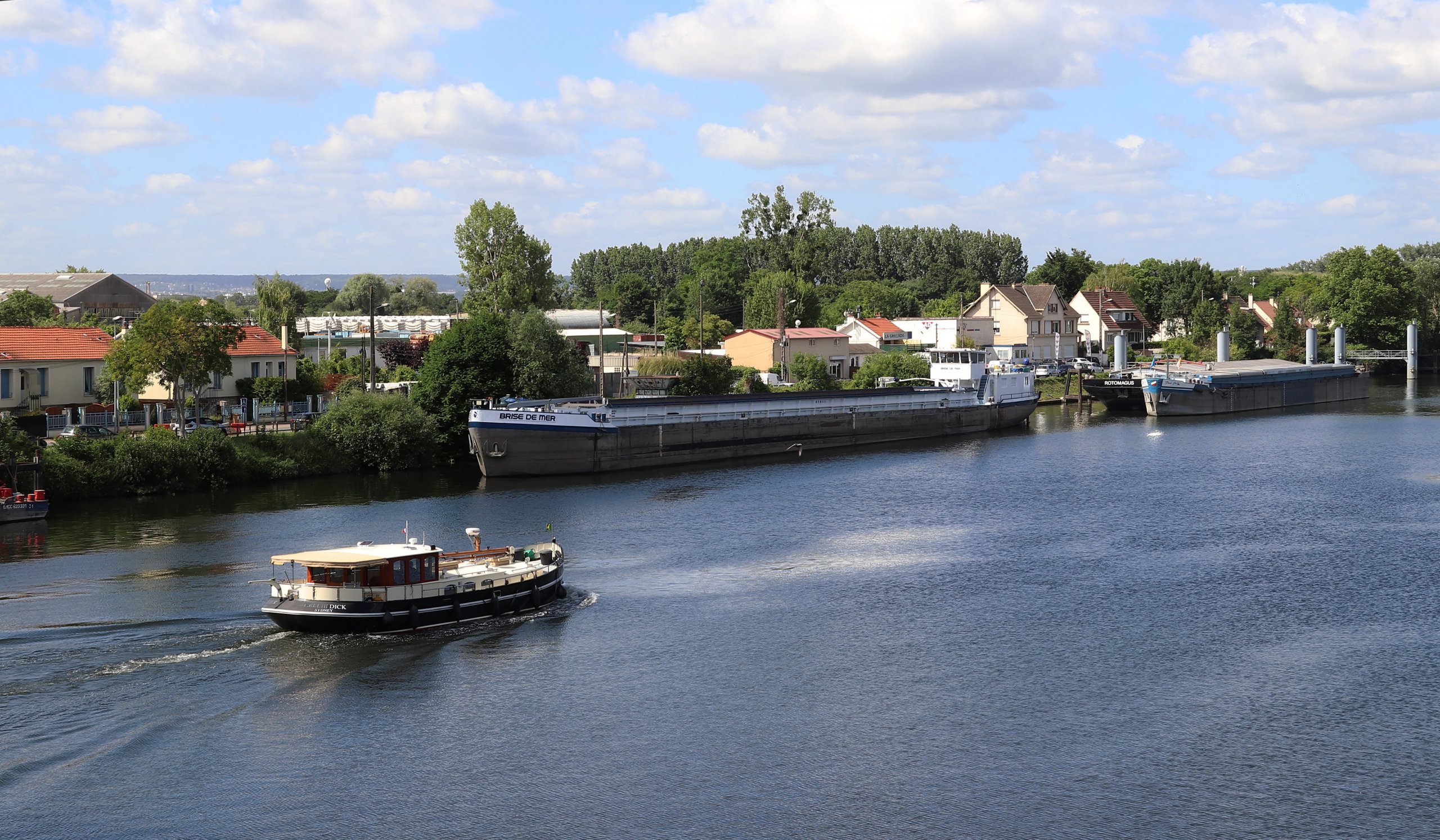 Wallpapers Boats Barges Péniches sur l'Oise