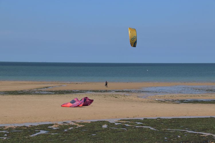 Fonds d'cran Nature Mers - Ocans - Plages Kite surfer