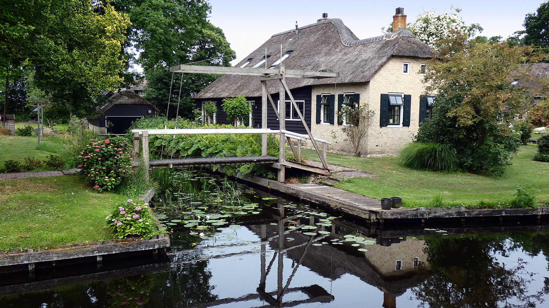 Fonds d'cran Voyages : Europe Pays-Bas Le village lacustre de Giethoorn (province d'Overijssel)